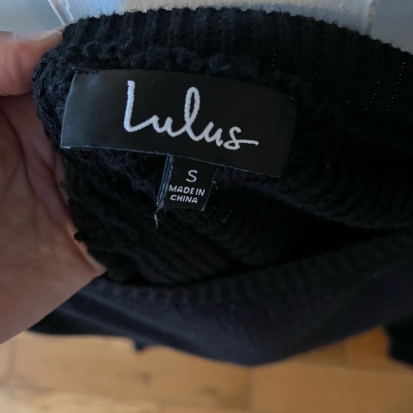 Lulu’s Open Back Sweater - Picture 3 of 3